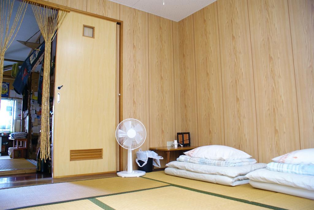 Minshuku Agaihama Hostel Yonabaru Exterior foto